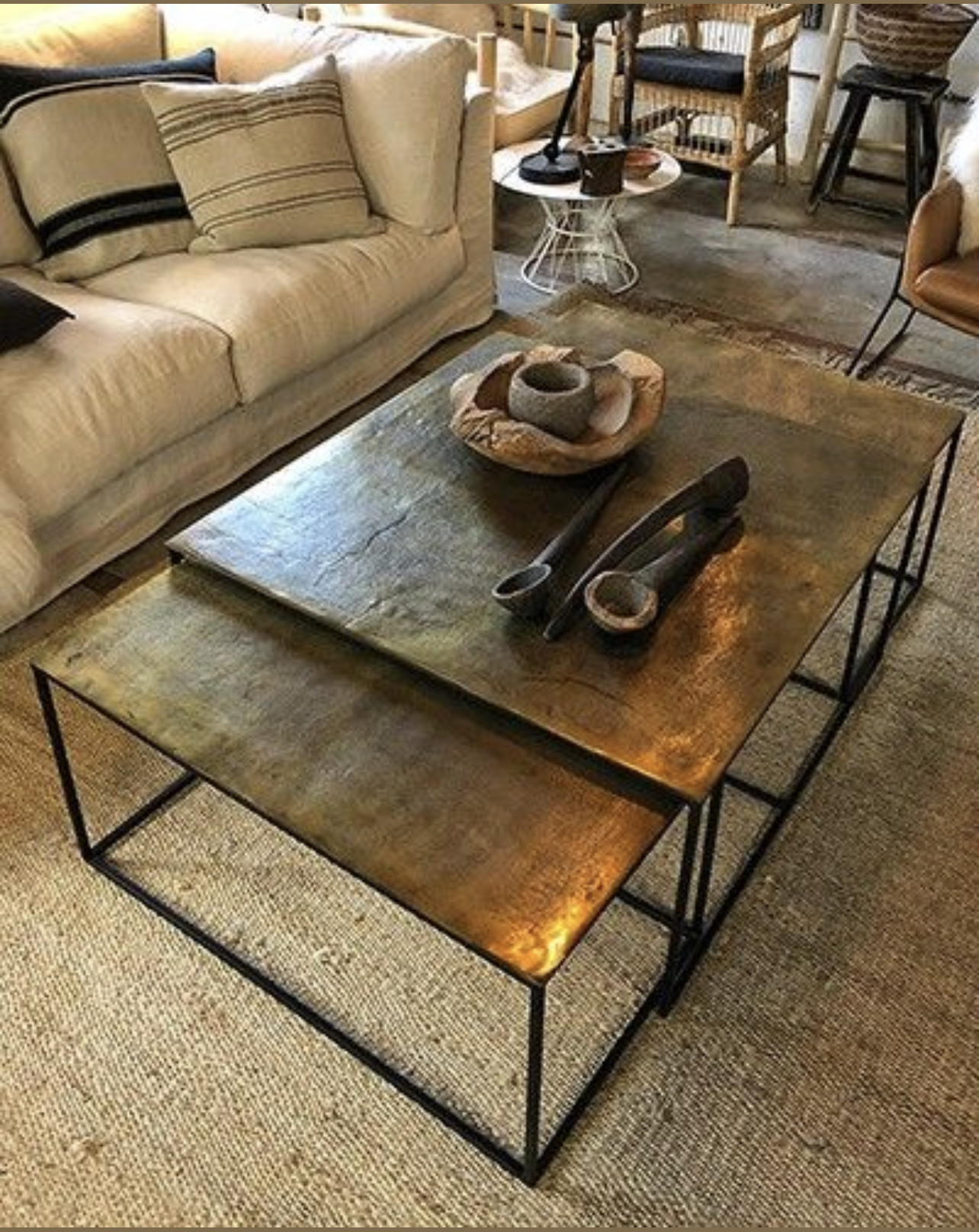 mobilier, en, cuivre, contemporaine, laiton, d&eacute;coration, maison, int&eacute;rieur, table, basse, table, a, manger, meubles, ext&eacute;rieur 